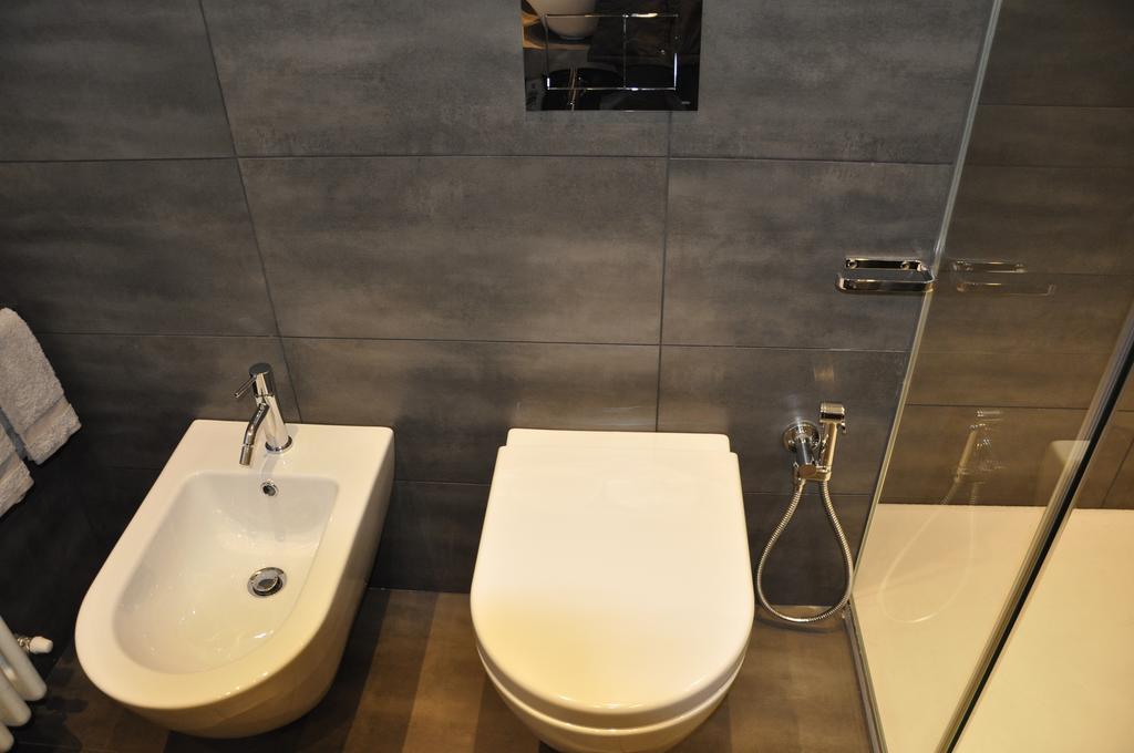 Charming Como - Apartment Downtown In The Pedestrian Area With 2 Double Bedrooms And 2 Complete Bathrooms A Spacious Living Room And Full Equipped Kitchen Εξωτερικό φωτογραφία