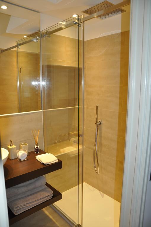 Charming Como - Apartment Downtown In The Pedestrian Area With 2 Double Bedrooms And 2 Complete Bathrooms A Spacious Living Room And Full Equipped Kitchen Εξωτερικό φωτογραφία
